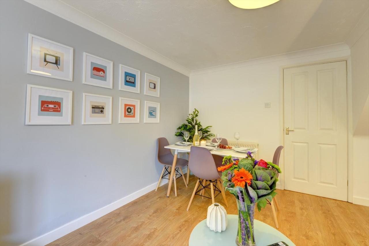 Modern 2 Bed House Sleeps 6 Southam Town Centre - Inspire Homes Ltd Dış mekan fotoğraf