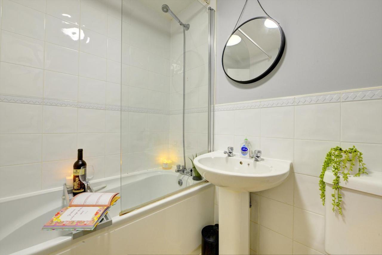 Modern 2 Bed House Sleeps 6 Southam Town Centre - Inspire Homes Ltd Dış mekan fotoğraf