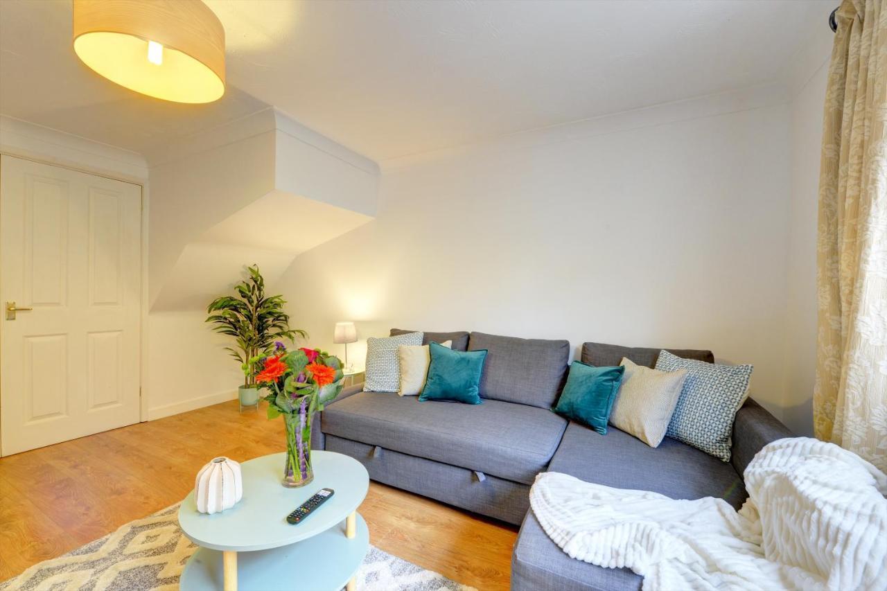 Modern 2 Bed House Sleeps 6 Southam Town Centre - Inspire Homes Ltd Dış mekan fotoğraf